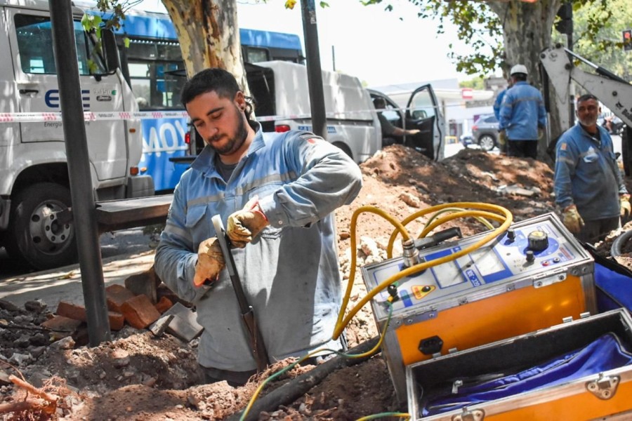 La Provincia invierte m&aacute;s de $ 104.000 millones en infraestructura el&eacute;ctrica en todo el territorio.