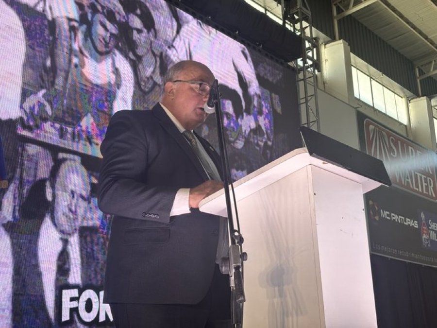 JAVIER MARTIN. Javier Mart&iacute;n, el presidente de FISFE, durante su discurso en el d&iacute;a de la Industria en Las Parejas.