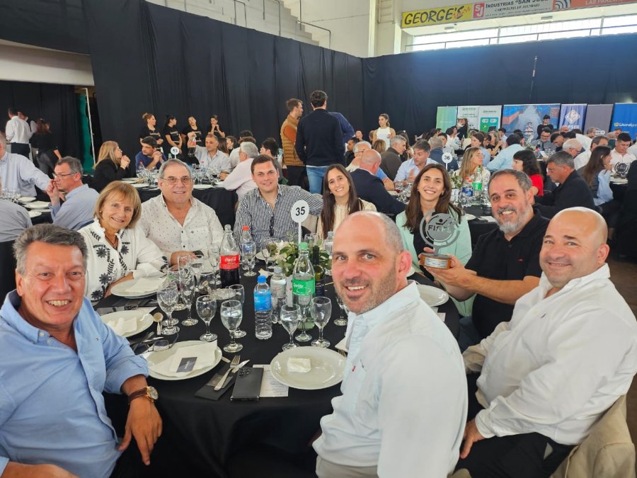 Empresarios rafaelinos en el Almuerzo del D&iacute;a de la Industria en Las Parejas.