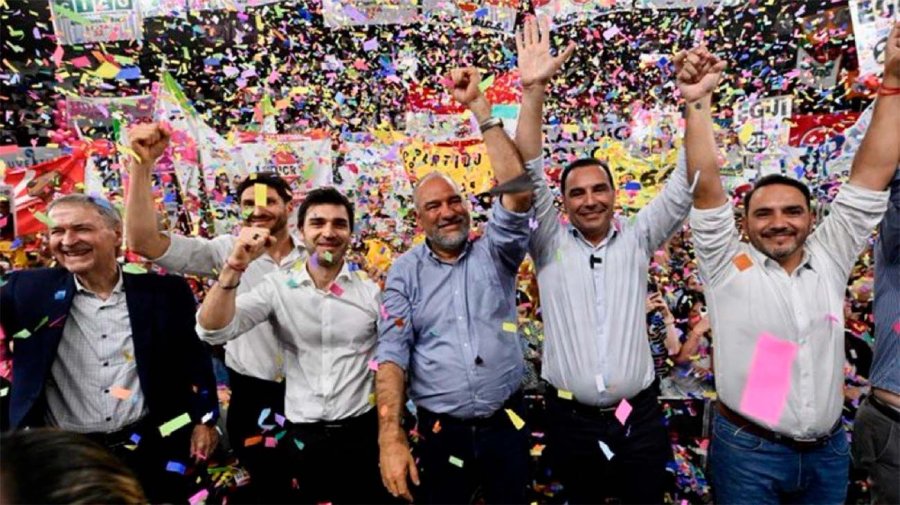 TODOS JUNTOS. Los seis gobernadores de Provincias Unidas que realizaron su presentaci&oacute;n formal en Rio Cuarto.