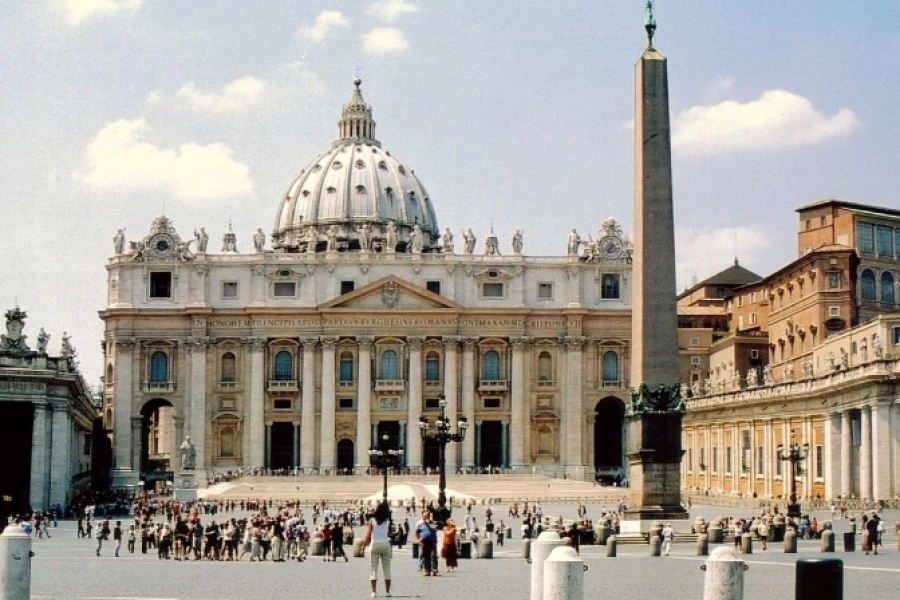 BAS&Iacute;LICA DE SAN PEDRO. Vista panor&aacute;mica.