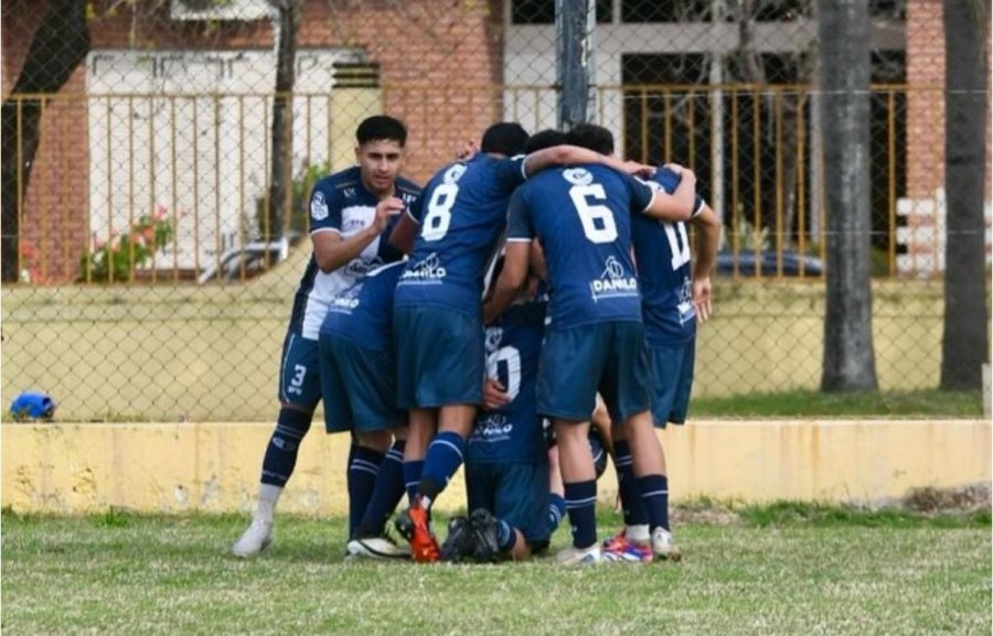 EN BARRANQUITAS. / El Negro se mide con Ben Hur, buscando seguir como &uacute;nico l&iacute;der del Clausura.