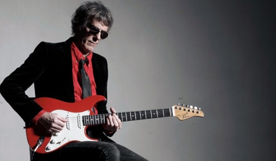 Luis Alberto Spinetta, talentoso m&uacute;sico argentino.