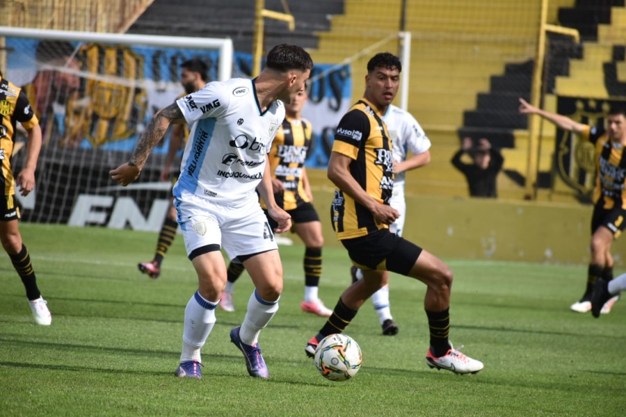 ATL&Eacute;TICO DE RAFAELA IGUAL&Oacute; EN SU VISITA A OLIMPO DE BAH&Iacute;A BLANCA