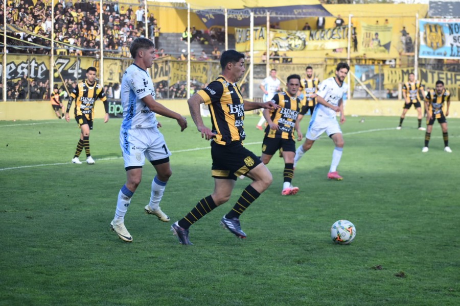 ATL&Eacute;TICO DE RAFAELA Y OLIMPO DE BAH&Iacute;A BLANCA IGUALARON 0 A 0