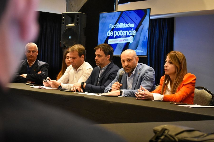 REUNION DE TRABAJO. La medida permite que las factibilidades de hasta 300 kw deber&aacute;n resolverse en un plazo de hasta 15 d&iacute;as, como m&aacute;ximo, contra los 2 y 9 meses que demora actualmente.