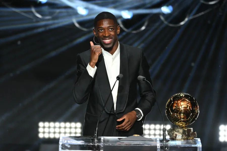 Ronaldinho le entreg&oacute; el Bal&oacute;n de Oro a Ousmane Demb&eacute;l&eacute;, que sorprendi&oacute; y le gan&oacute; el mano a mano a Lamine Yamal.