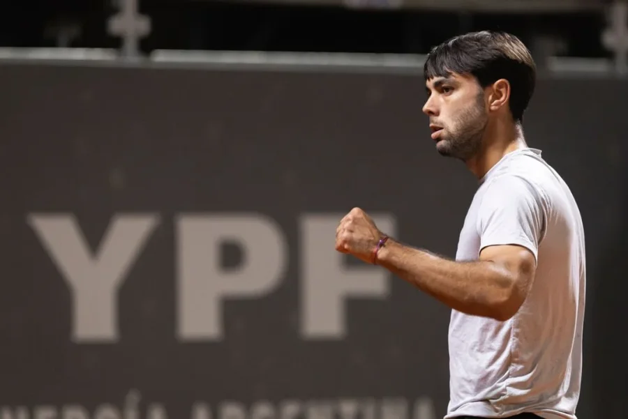 Genaro Olivieri festeja un punto durante su triunfo ante Rodr&iacute;guez Taverna.
