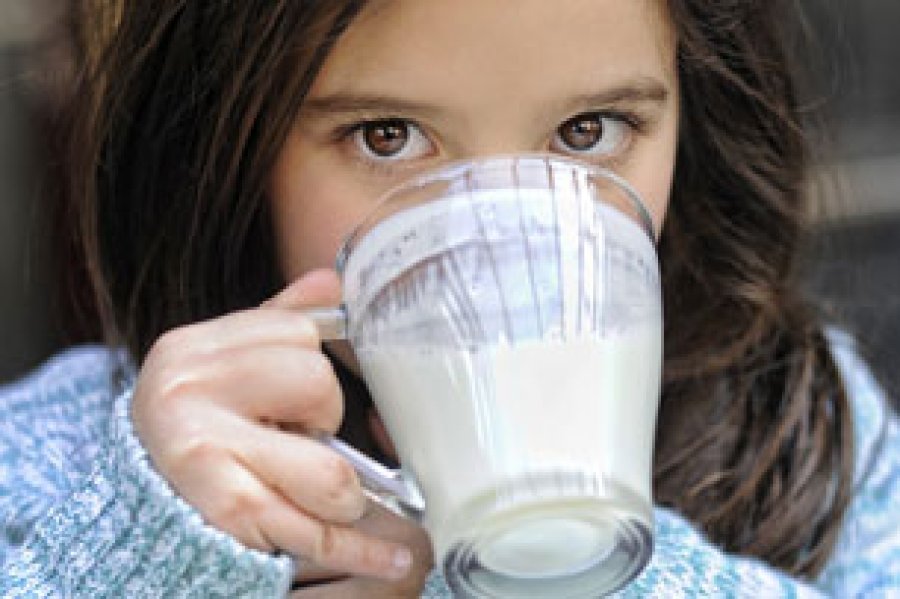 Se pretende resaltar la importancia de los valores nutricionales que aporta el consumo de leche y su impacto positivo en el proceso de aprendizaje de los ni&ntilde;os en la etapa escolar.