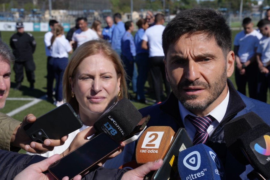 EN ROSARIO. El gobernador valor&oacute; la tarea de la Polic&iacute;a y del Servicio Penitenciario, y subray&oacute; que los agentes santafesinos son los mejores remunerados del pa&iacute;s.