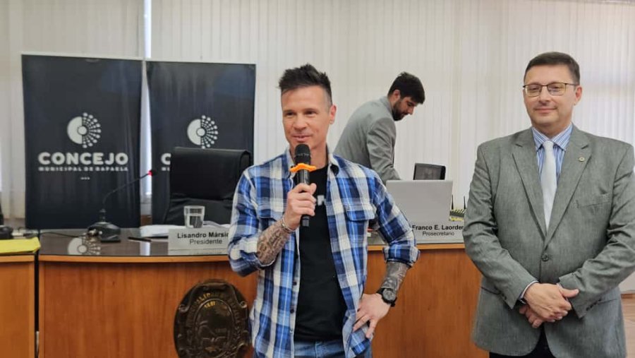 SEBASTIAN PORTO. El ex piloto local se mostr&oacute; muy feliz por el reconocimiento.
