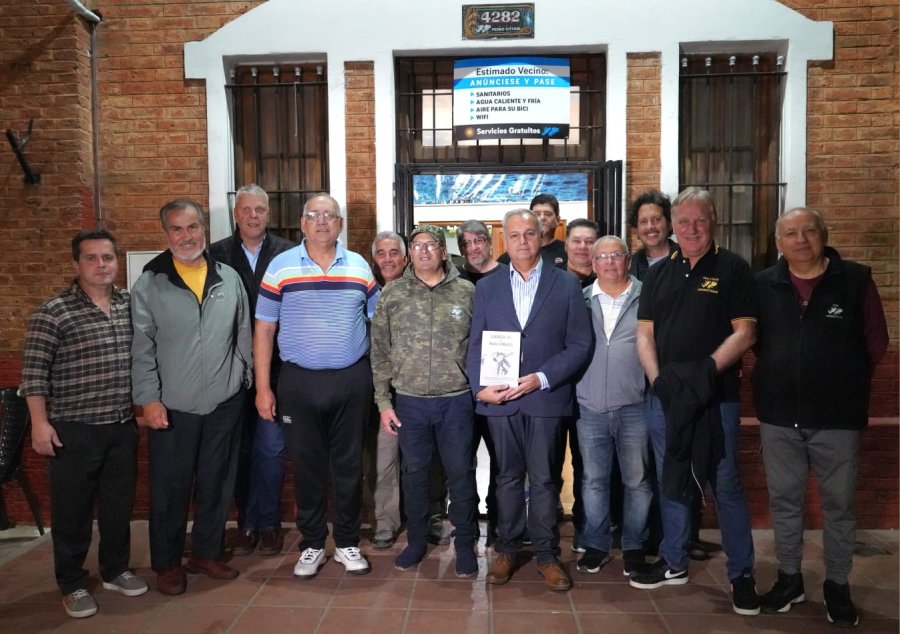 ENCUENTRO. Pablo Far&iacute;as visit&oacute; el Centro de Excombatientes de Malvinas en la ciudad de Santa Fe.