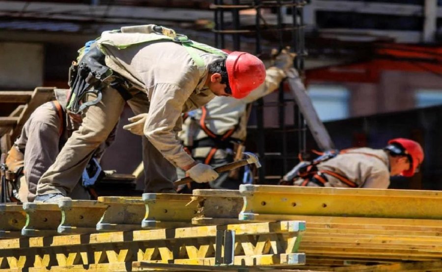 RECORD DE EMPLEO INFORMAL. 4 de cada 10 trabajadores en Argentina est&aacute;n fuera de la cobertura legal.