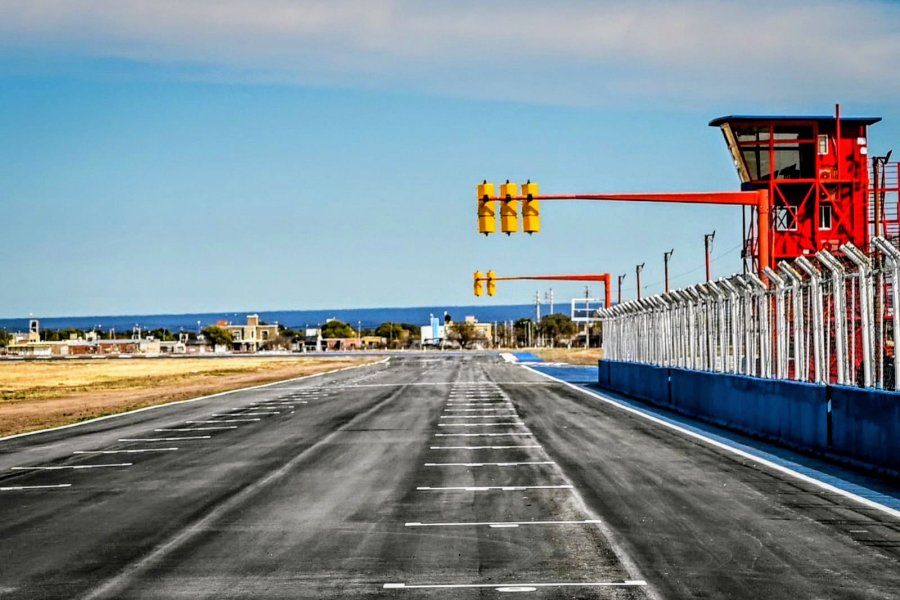 La recta principal del aut&oacute;dromo de San Luis antes de la visita del Turismo Carretera.