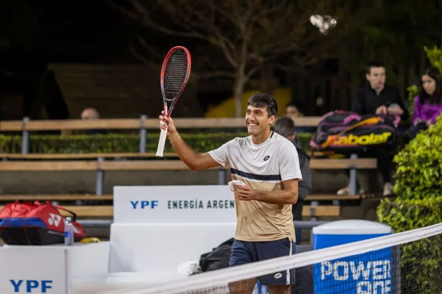 Rom&aacute;n Burruchaga festeja un nuevo triunfo para alcanzar la final del Challenger de Buenos Aires.