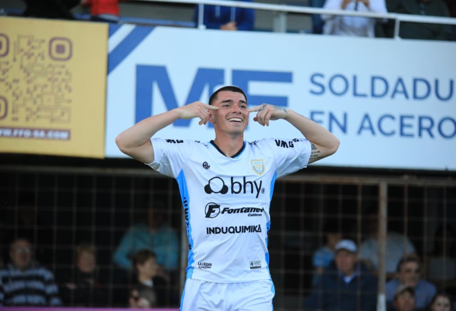 LA CREMA SE METI&Oacute; EN SEMIFINALES DEL FEDERAL A
