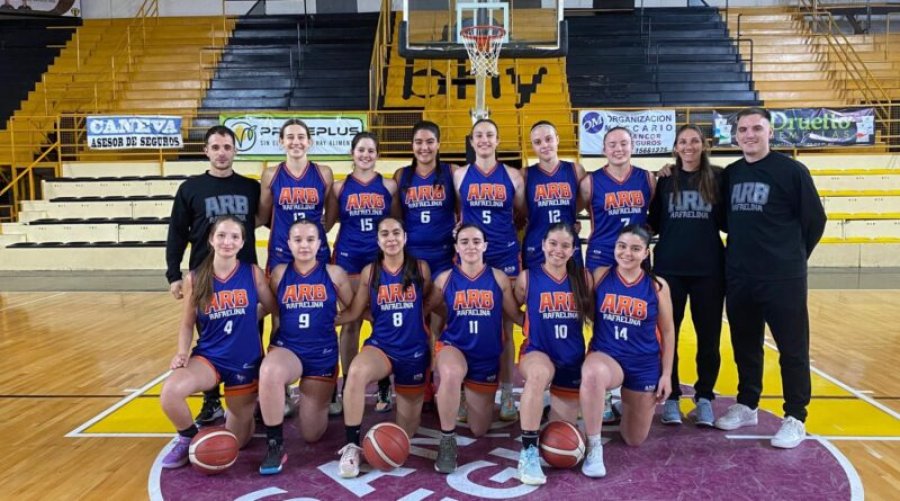 CERCA DEL PODIO. El equipo anfitri&oacute;n.