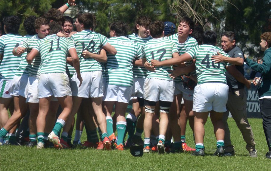 FESTEJO. Los chicos del M16 tuvieron una importante satisfacci&oacute;n.