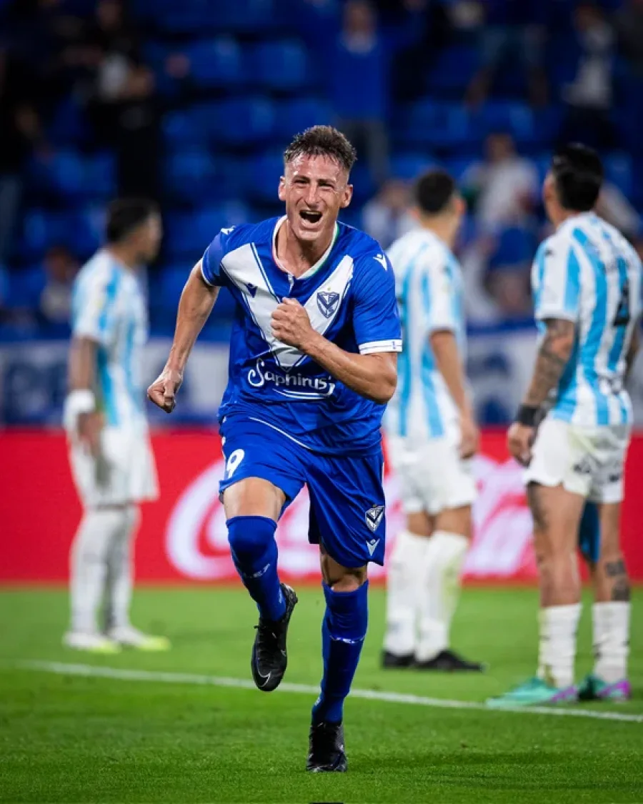 Braian Romero festeja su segundo gol, que comenz&oacute; la remontada del &ldquo;Fort&iacute;n&rdquo;.