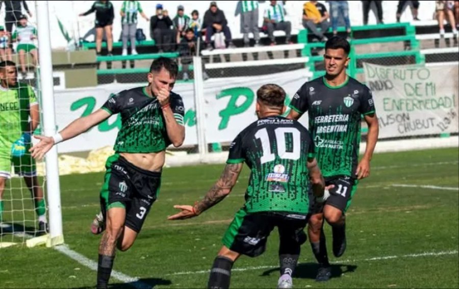 SU ULTIMO PARTIDO. Le gan&oacute; a C&iacute;rculo Otamendi y mantuvo la categor&iacute;a.