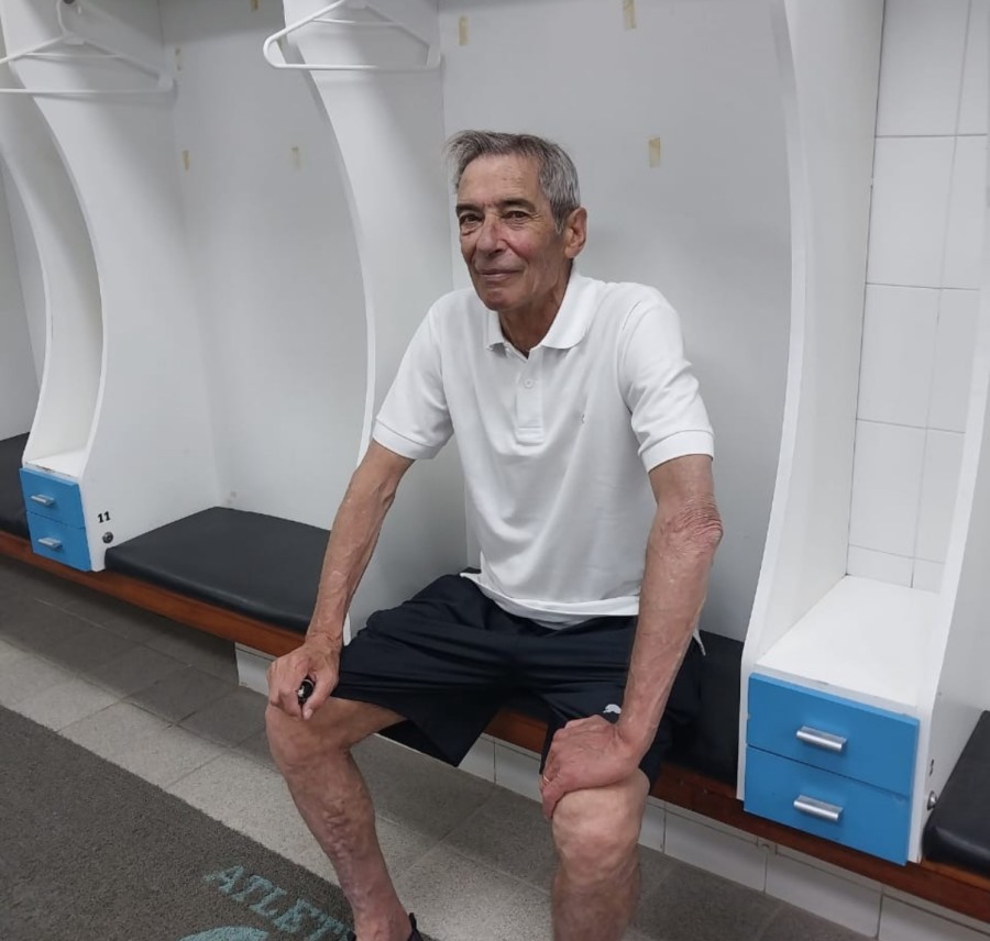 Hugo Riberi, en el vestuario de Atl&eacute;tico de Rafaela