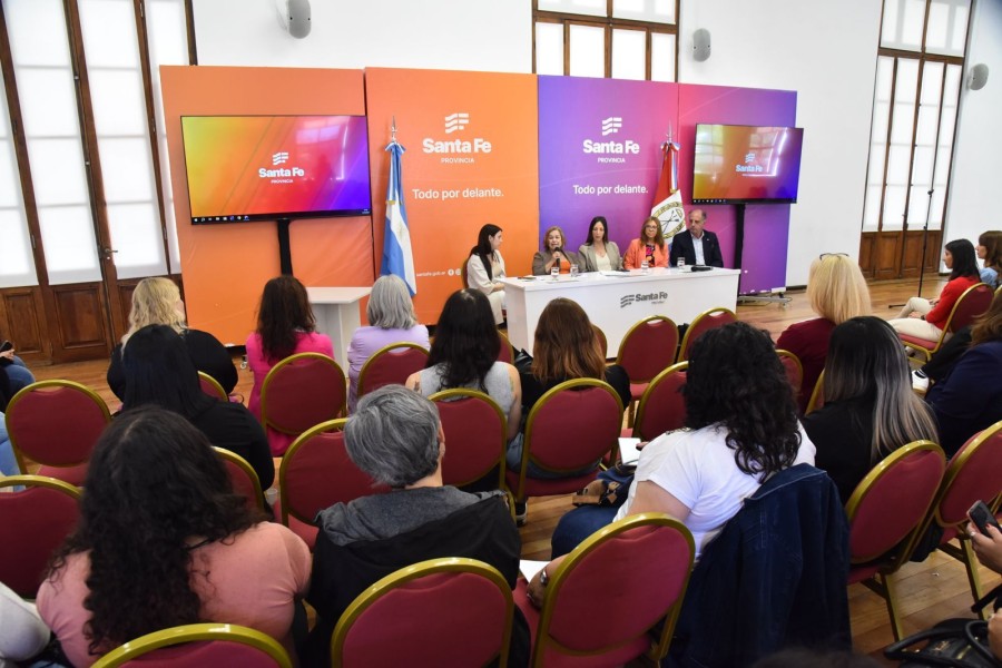 La actividad se desarroll&oacute; en la Sala Rodolfo Walsh de la sede del Gobierno de Santa Fe, en Rosario.