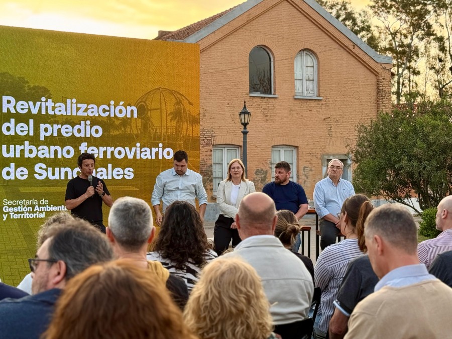 presentaci&oacute;n Luis Zamateo en el uso de la palabra.