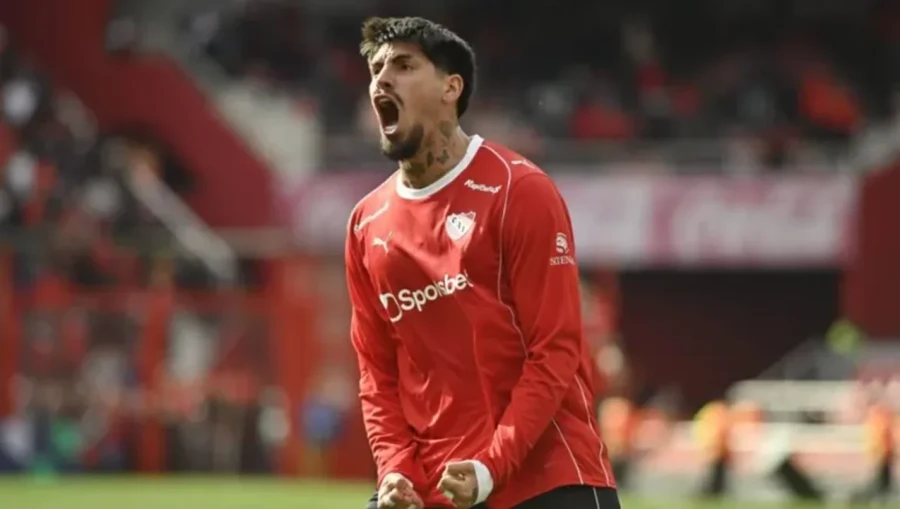 DEFENSOR. Lom&oacute;naco, referente de Independiente.