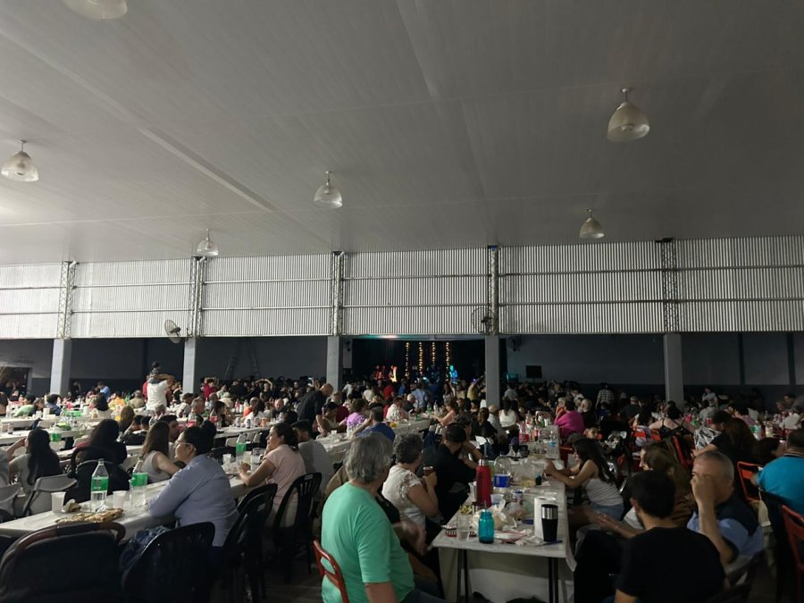 Un sal&oacute;n colmado apoy&oacute; la propuesta.