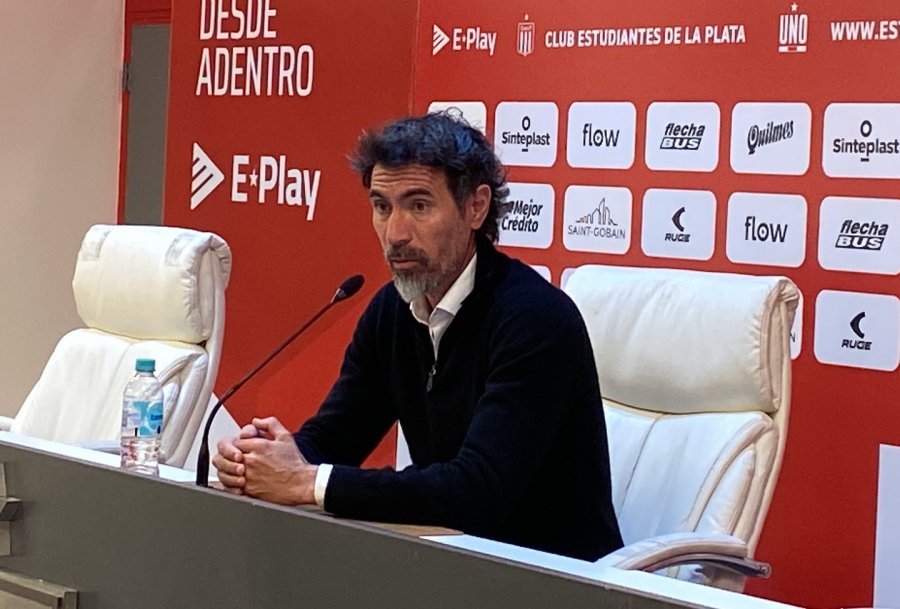 DECEPCIONADO. El t&eacute;cnico de Estudiantes.