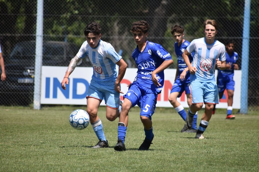 LOS PIBES DE LA CREMA SE MIDIERON CON SUS PARES DE RACING DE C&Oacute;RDOBA