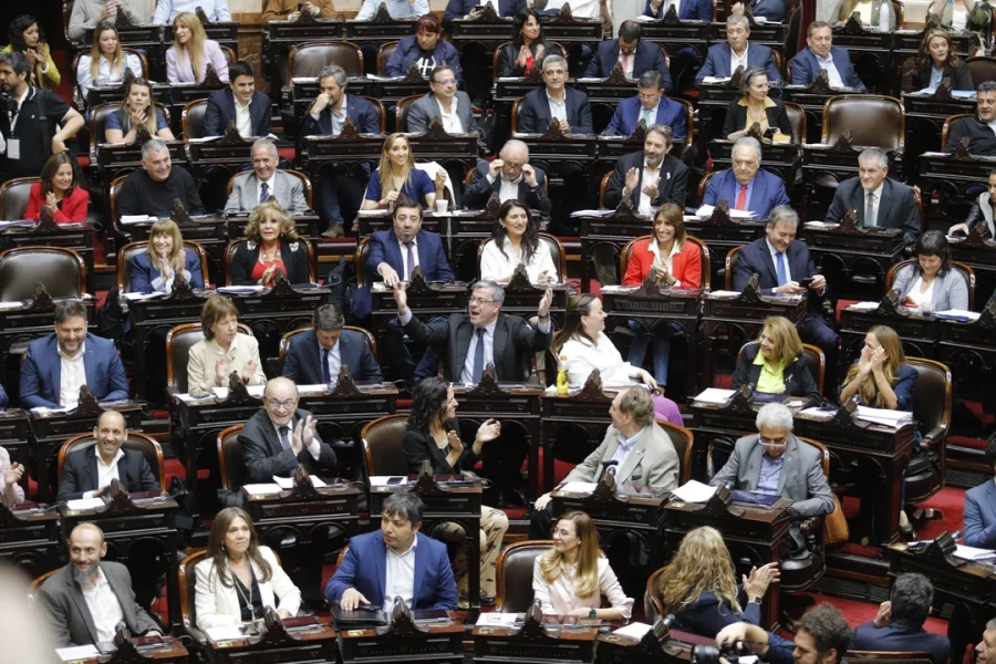 Los diputados pudieron reunir un ajustado qu&oacute;urum con 130 legisladores para debatir un conjunto de proyectos rechazados por el Gobierno.