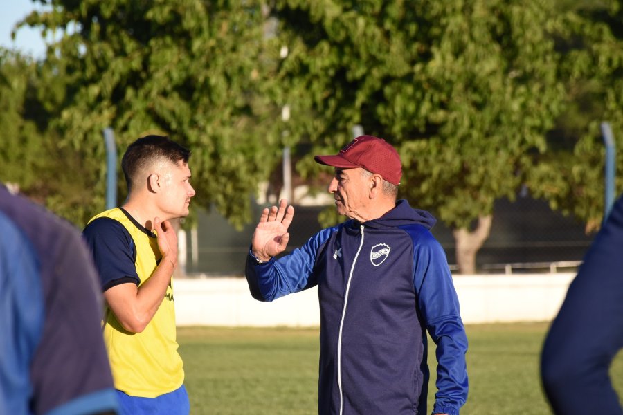 CONTRARRELOJ. Ben Hur trabaja para volver al Federal A. Alemandi y Trullet durante una pr&aacute;ctica.