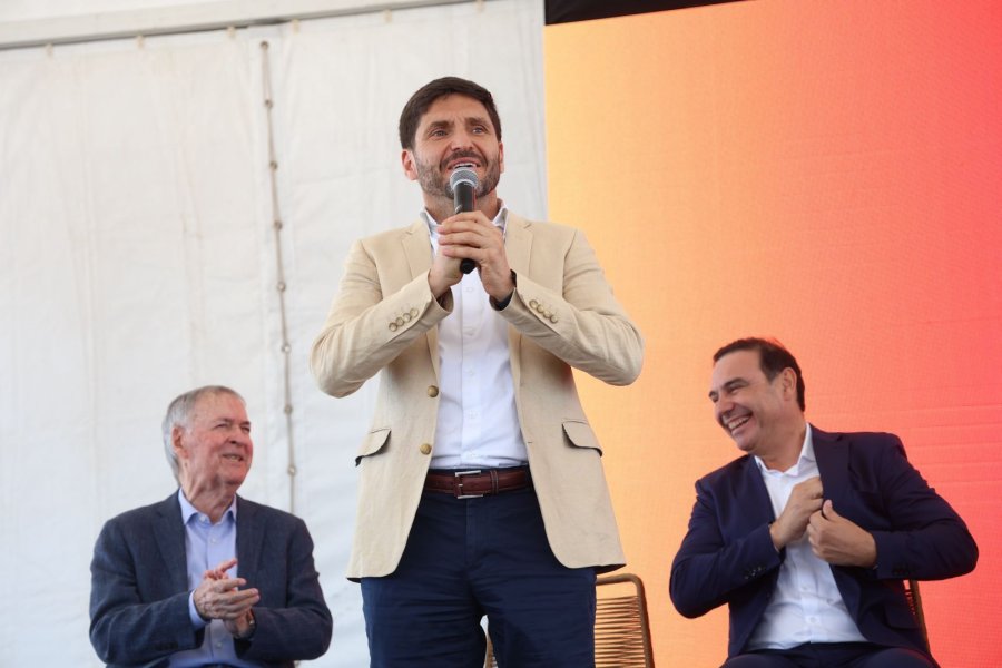 Maximiliano Pullaro junto al cordob&eacute;s Juan Schiaretti y el correntino Gustavo Vald&eacute;s. (FOTO SCS)