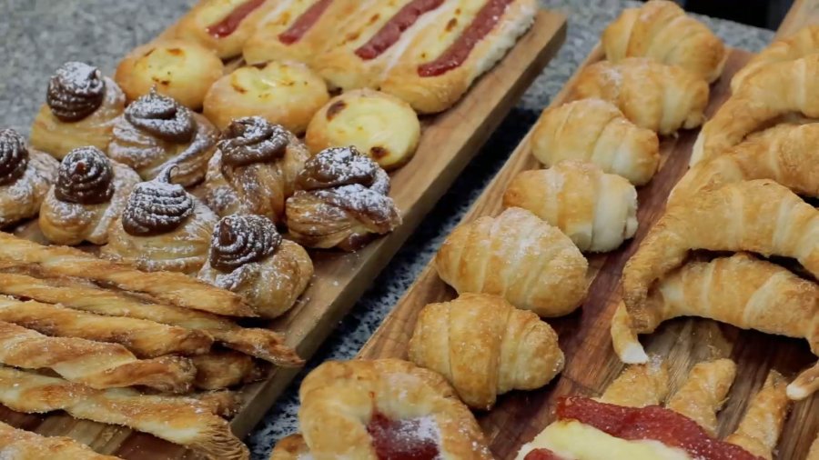 FELIZ D&Iacute;A. A todos los panaderos que cada d&iacute;a elaboran el pan y las facturas de la mesa de los argentinos.
