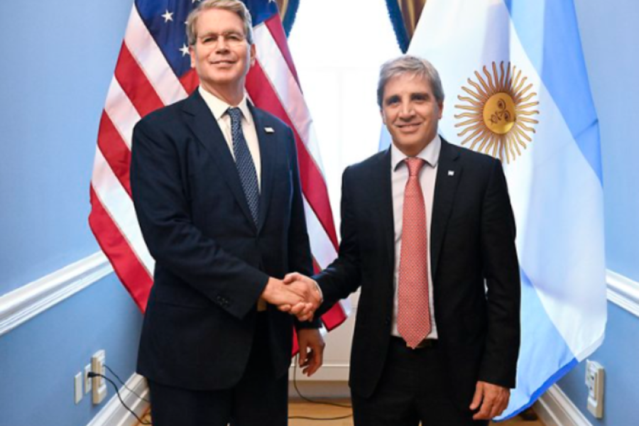 IN&Eacute;DITO RESPALDO. Bessent con Caputo, durante las reuniones que mantuvieron esta semana en Estados Unidos.