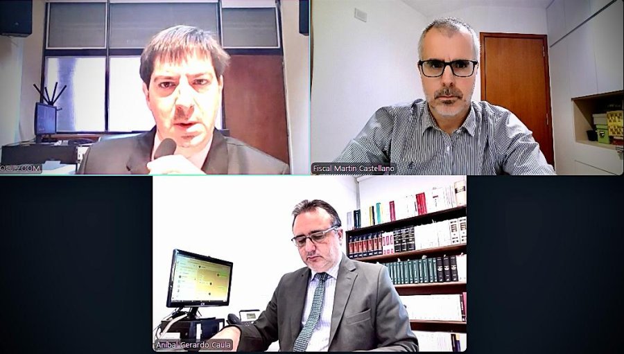 El juez Gustavo Bumaguin, el fiscal Mart&iacute;n Castellano y el defensor Gerardo L&oacute;pez Caula durante la audiencia.