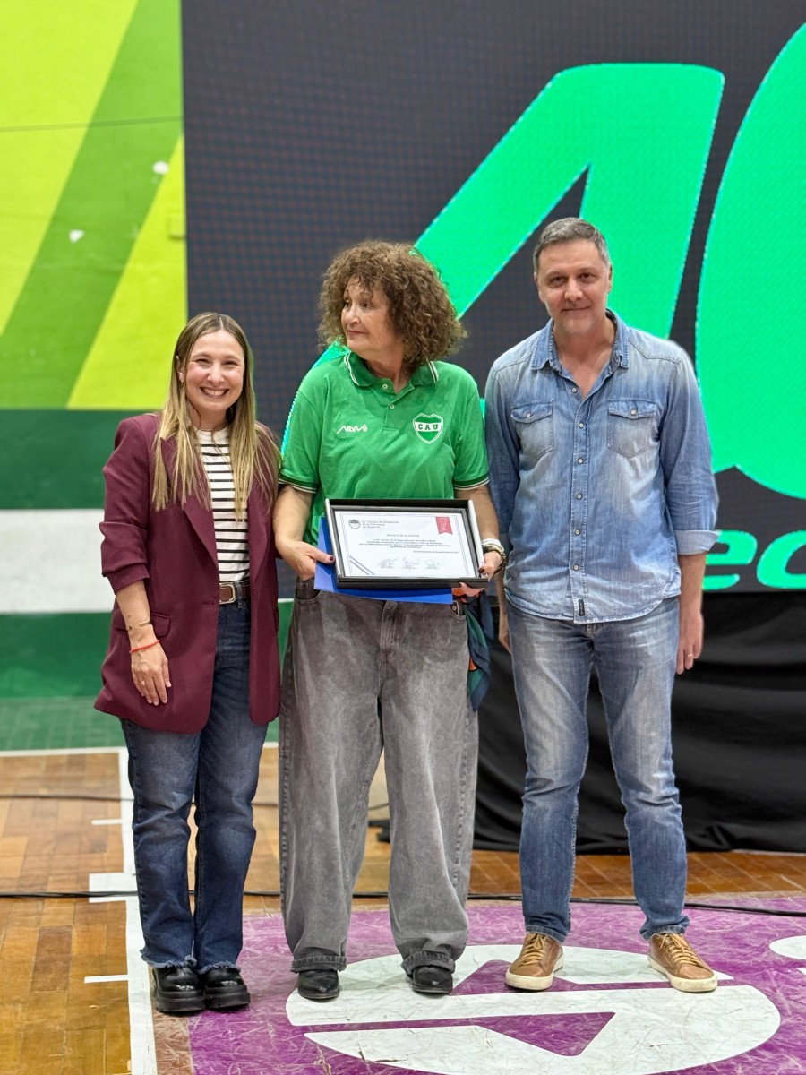 B&aacute;rbara Chivallero, Liliana Gorgo y Fernando Cattaneo en la apertura de la ic&oacute;nica realizaci&oacute;n unionista.