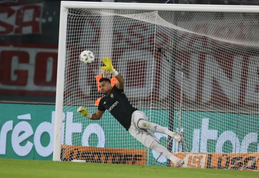 SERGIO ROMERO DEJAR&Iacute;A BOCA PARA IRSE A ARGENTINOS