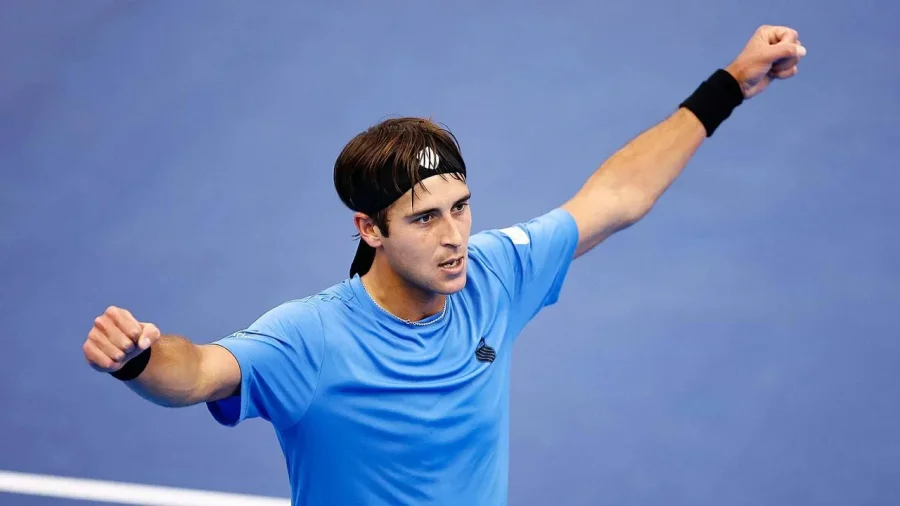 Tom&aacute;s Etcheverry volvi&oacute; con triunfo en el ATP de Estocolmo