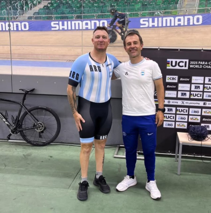 EN BRASIL. Germ&aacute;n Chiaraviglio y el entrenador del equipo argentino, Mart&iacute;n Ferrari.
