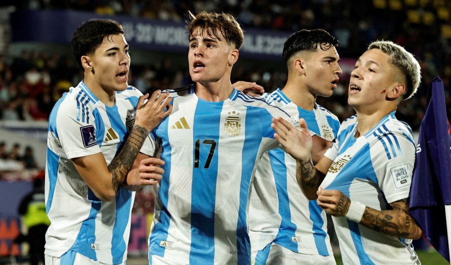 VOLVIO A APARECER. Silvetti otra vez vino desde el banco y defini&oacute; el partido.