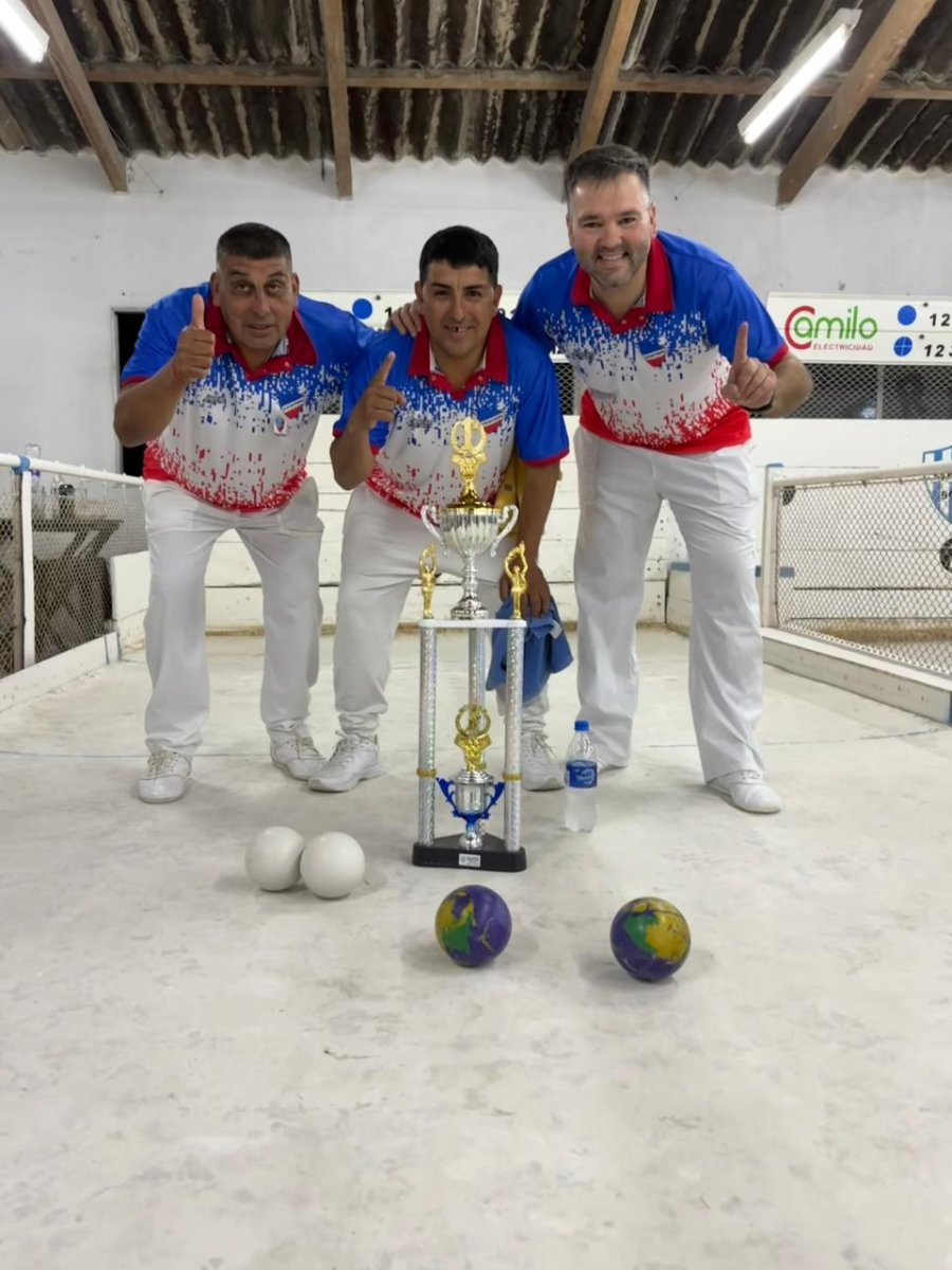 EQUIPO CAMPE&Oacute;N. Alejandro "Velay" Gallardo, Francisco "Pichi" Gait&aacute;n, Gast&oacute;n Giorgis.