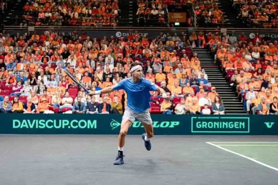 Tom&aacute;s Etcheverry no pudo ante Holger Rune y se despidi&oacute; del ATP de Estocolmo.
