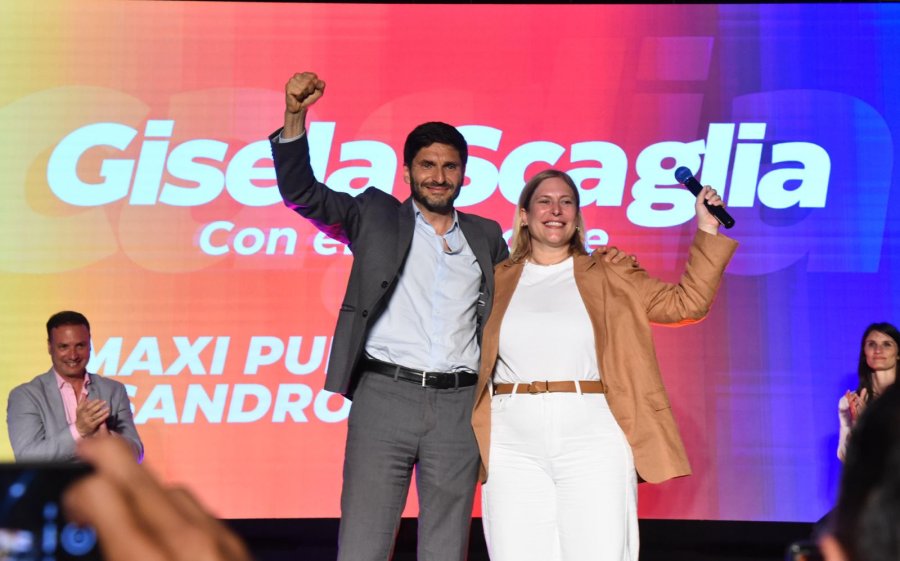 DUPLA. Pullaro y Scaglia durante el cierre de campa&ntilde;a de Provincias Unidas en el departamento General L&oacute;pez.