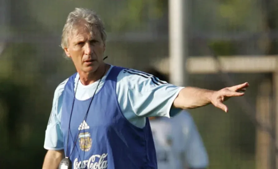 Jos&eacute; Pekerman, durante su etapa como entrenador de la Selecci&oacute;n argentina.