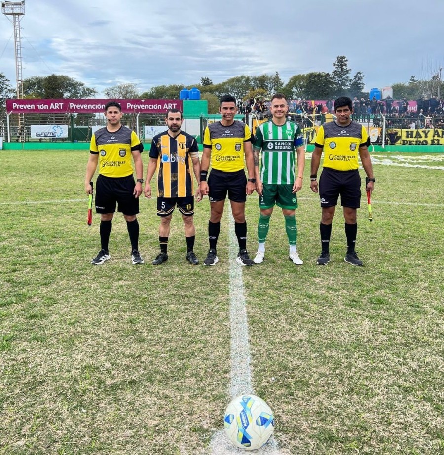 PRIMER DUELO. Se juega este domingo en cancha de Uni&oacute;n.