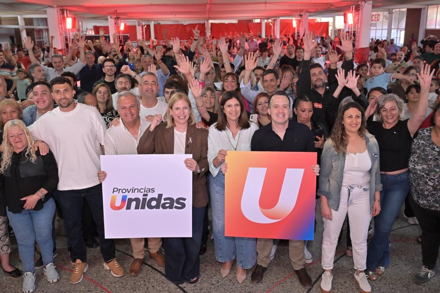 Pablo Far&iacute;as, Pablo Javkin, Gisela Scaglia, Clara Garc&iacute;a y Joaqu&iacute;n Blanco entre otros.