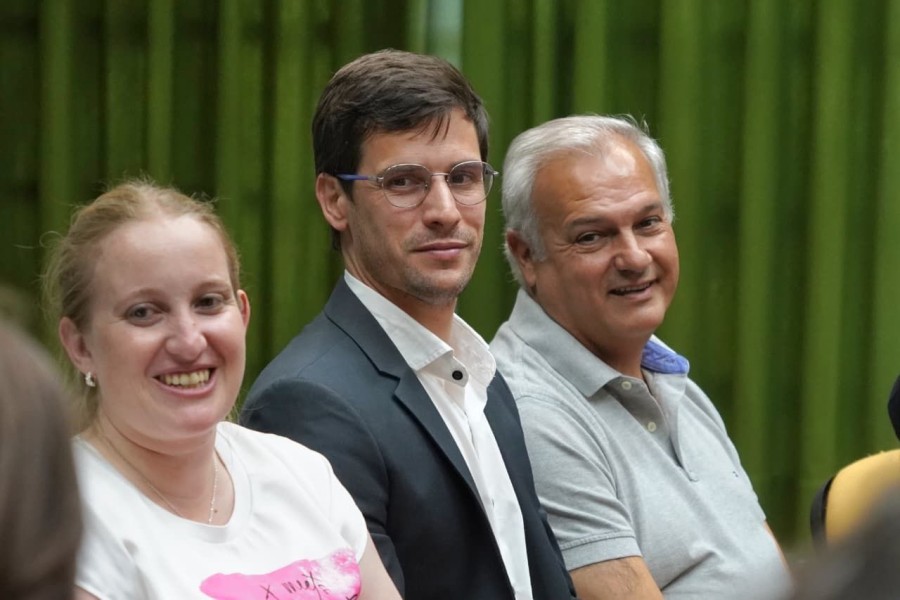 Pablo Far&iacute;as junto al intendente Leonardo Viotti.