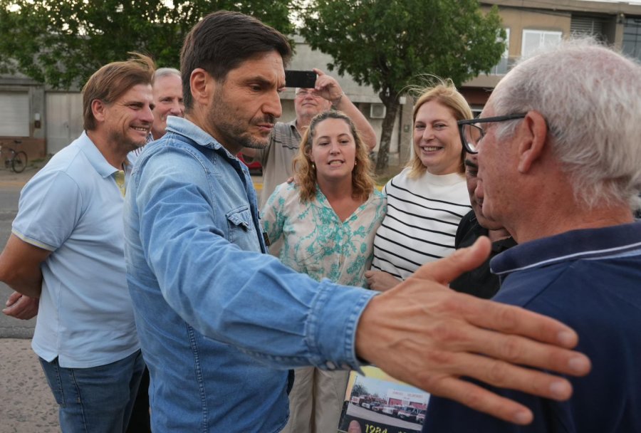 El gobernador Pullaro acompa&ntilde;&oacute; a la vicegobernadora Scaglia durante una recorrida por localidades del departamento Las Colonias.